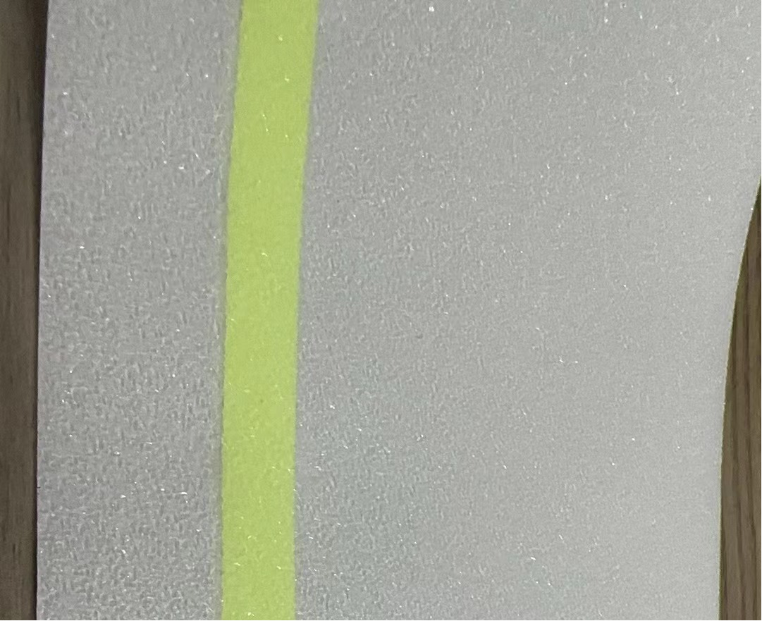 Libisemisvastane fluorestsentslint